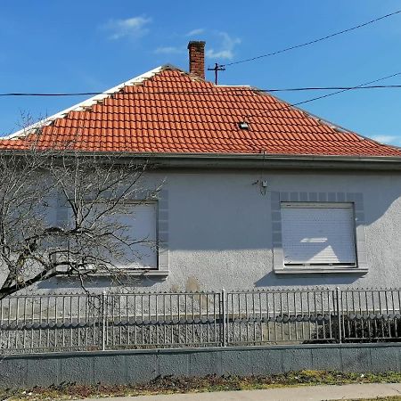 98 Petofi Utca Villa Balatonmagyarod Exterior photo